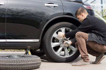 5-tips-safely-changing-flat-tire-roadside