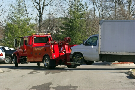 3-types-of-very-large-vehicles-that-can-actually-be-towed-by-a-tow-truck