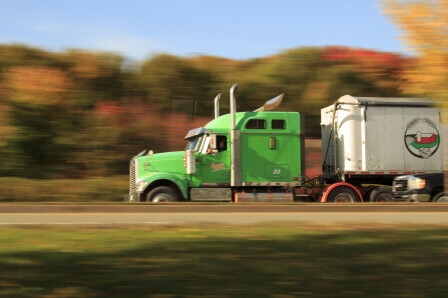use-caution-big-rig-drivers-these-are-the-4-most-common-reasons-we-get-calls-for-roadside-assistance-with-semi-trucks
